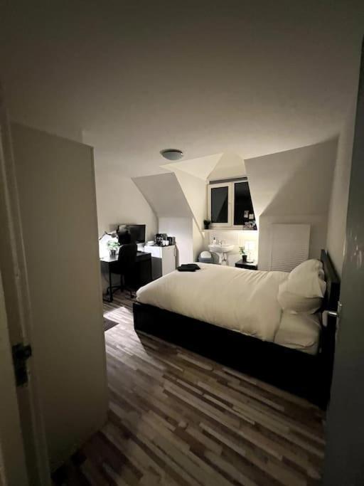 Room 404 - Eindhoven - By T&S. Экстерьер фото
